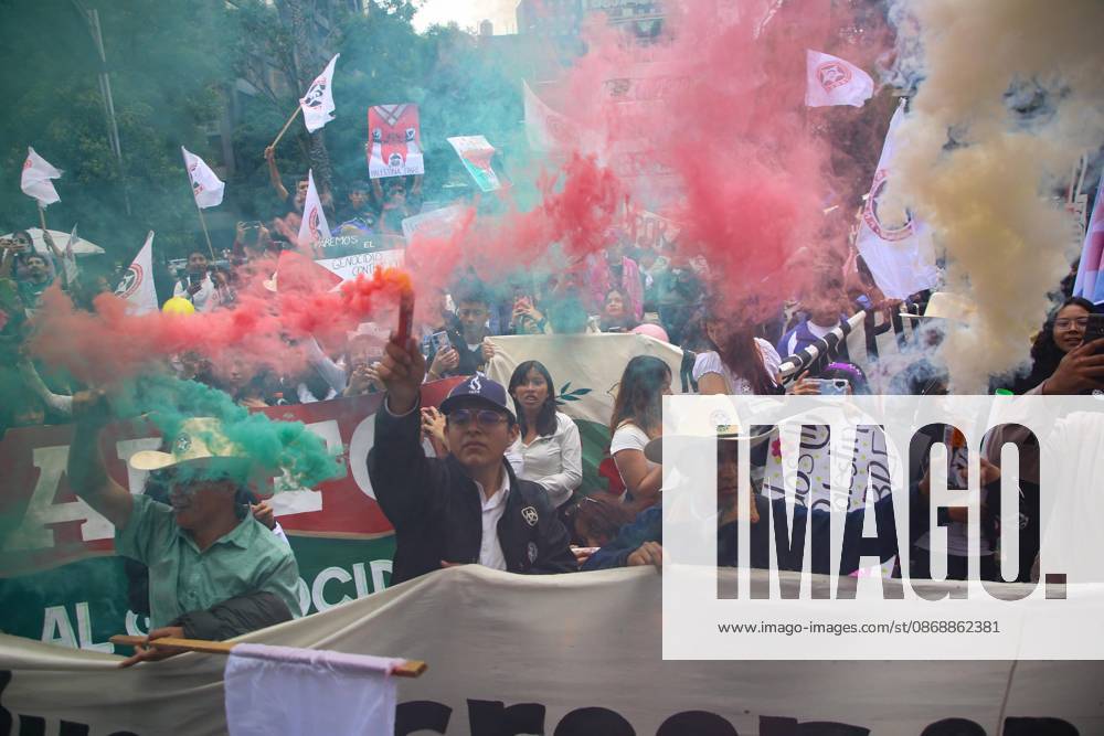 TO-45388 & x2013; Mexico City, October 7, 2026: Hundreds of students from the Rafael Ram& xed;rez National Federation of Revolutionary Students are protesting against the genocide in Palestine at the former U.S. Embassy site in Mexico City, where they smashed pi& xf1;atas bearing the likenesses of Donald Trump and Benjamin Netanyahu. Photo: Ian Robles .com.mx - ZUMAcs4_ 20261007_faa_cs4_152