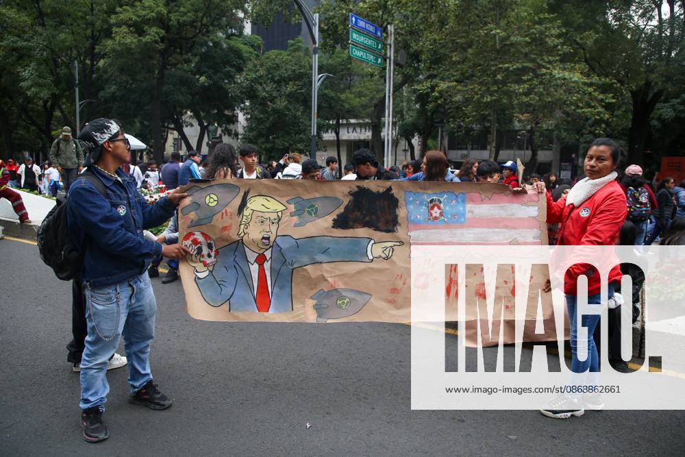 TO-45388 & x2013; Mexico City, October 7, 2026: Hundreds of students from the Rafael Ram& xed;rez National Federation of Revolutionary Students are protesting against the genocide in Palestine at the former U.S. Embassy site in Mexico City, where they smashed pi& xf1;atas bearing the likenesses of Donald Trump and Benjamin Netanyahu. Photo: Ian Robles .com.mx - ZUMAcs4_ 20261007_faa_cs4_180