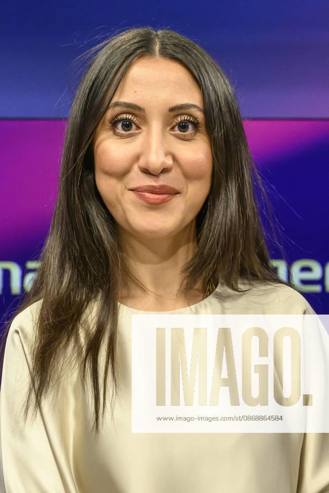 Im Bild v.l.: Alev Dogan (The Pioneer), GER, Berlin, Studio, zu Gast bei Maischberger, politische Talkshow, TV, Format, mit Moderatorin Sandra Maischberger, Das Erste, aus Adlershof Am Studio 20, 07.10.2026,