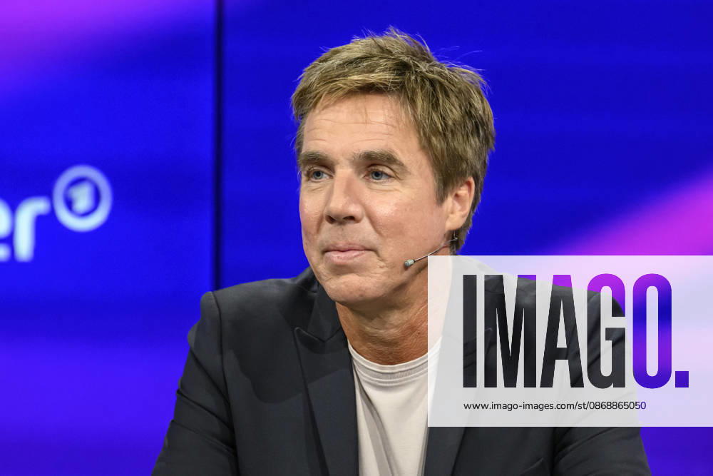 Im Bild v.l.: Markus Feldenkirchen (Der Spiegel), GER, Berlin, Studio, zu Gast bei Maischberger, politische Talkshow, TV, Format, mit Moderatorin Sandra Maischberger, Das Erste, aus Adlershof Am Studio 20, 07.10.2026,
