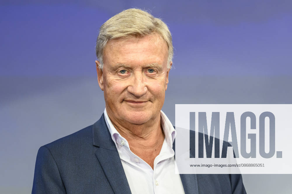 Im Bild v.l.: Ole von Beust, CDU (ehem. Erster Bürgermeister Hamburg), GER, Berlin, Studio, zu Gast bei Maischberger, politische Talkshow, TV, Format, mit Moderatorin Sandra Maischberger, Das Erste, aus Adlershof Am Studio 20, 07.10.2026,