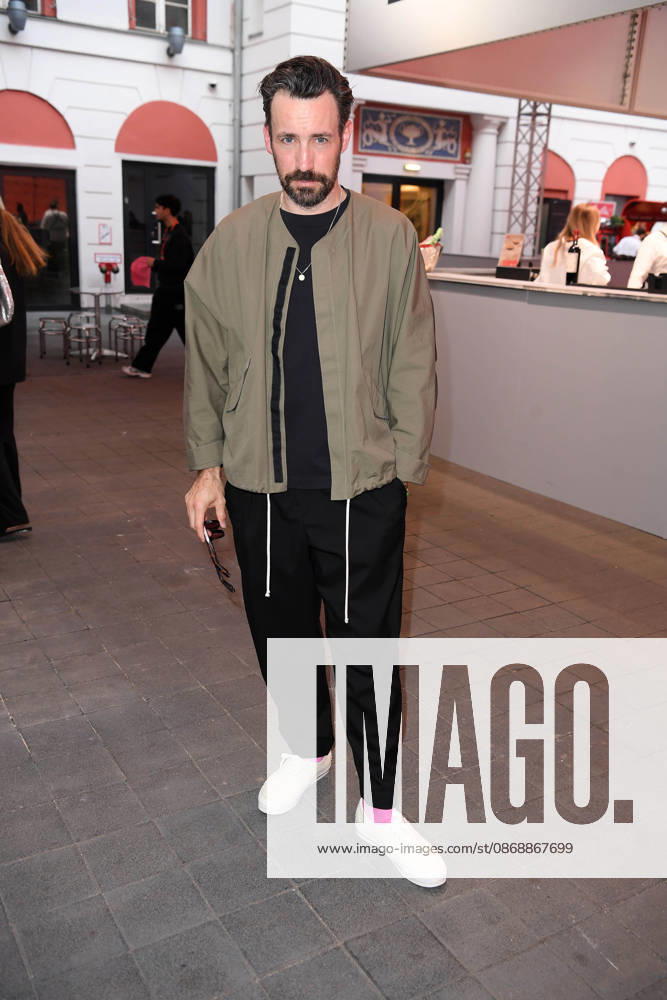 Jan Koeppen bei der ABOUT YOU OPERA FASHION SHOW im Admiralspalast in Berlin am 07.10.2026