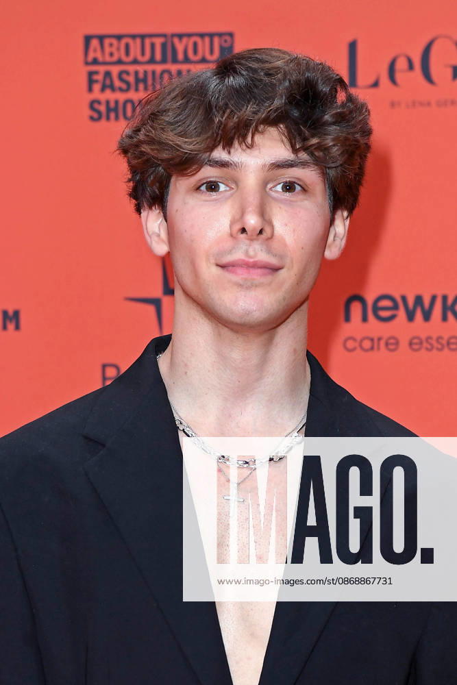 Sascha Dombrowski bei der ABOUT YOU OPERA FASHION SHOW im Admiralspalast in Berlin am 07.10.2026