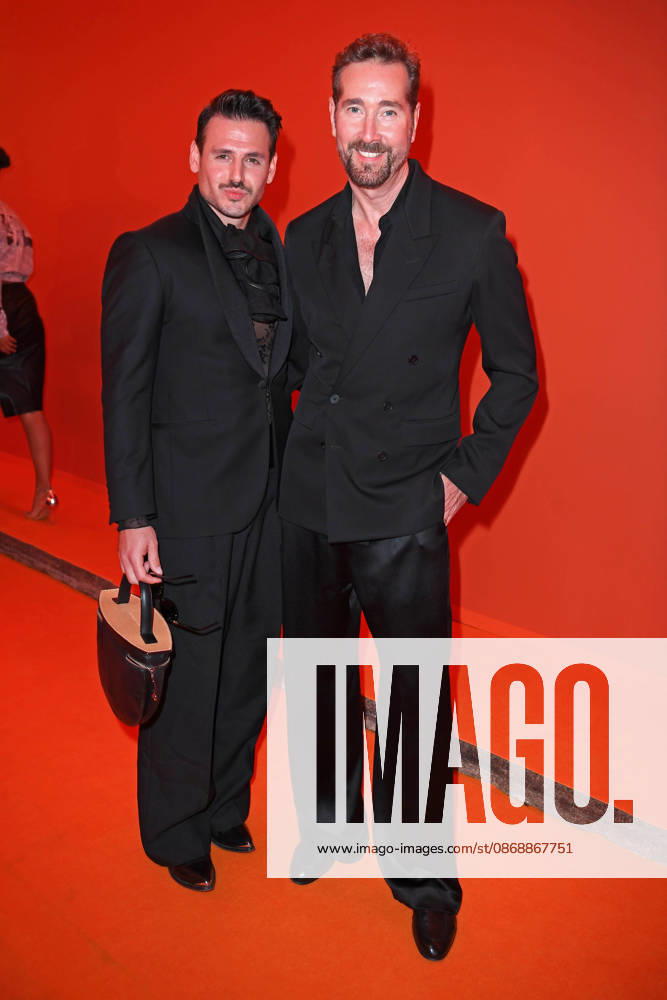 Jörg Oppermann mit Ehemann Timothy Oppermann bei der ABOUT YOU OPERA FASHION SHOW im Admiralspalast in Berlin am 07.10.2026