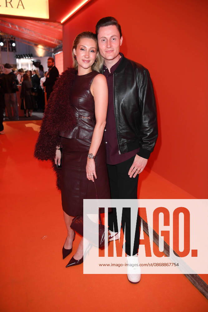 Lisa Walser mit Ehemann Henry Walser aka Die Walsers bei der ABOUT YOU OPERA FASHION SHOW im Admiralspalast in Berlin am 07.10.2026