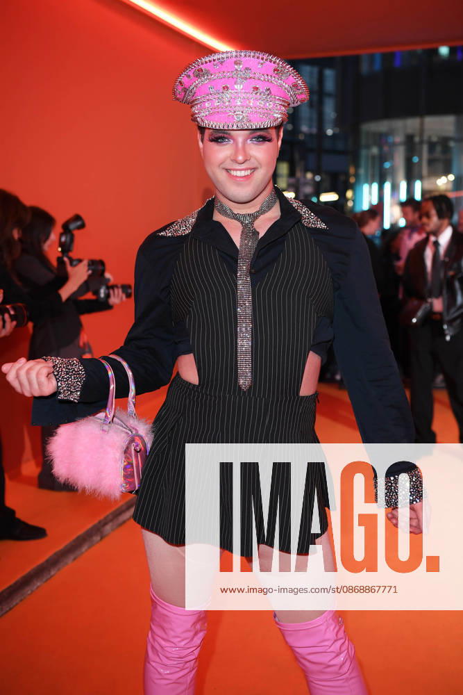Joely White bei der ABOUT YOU OPERA FASHION SHOW im Admiralspalast in Berlin am 07.10.2026