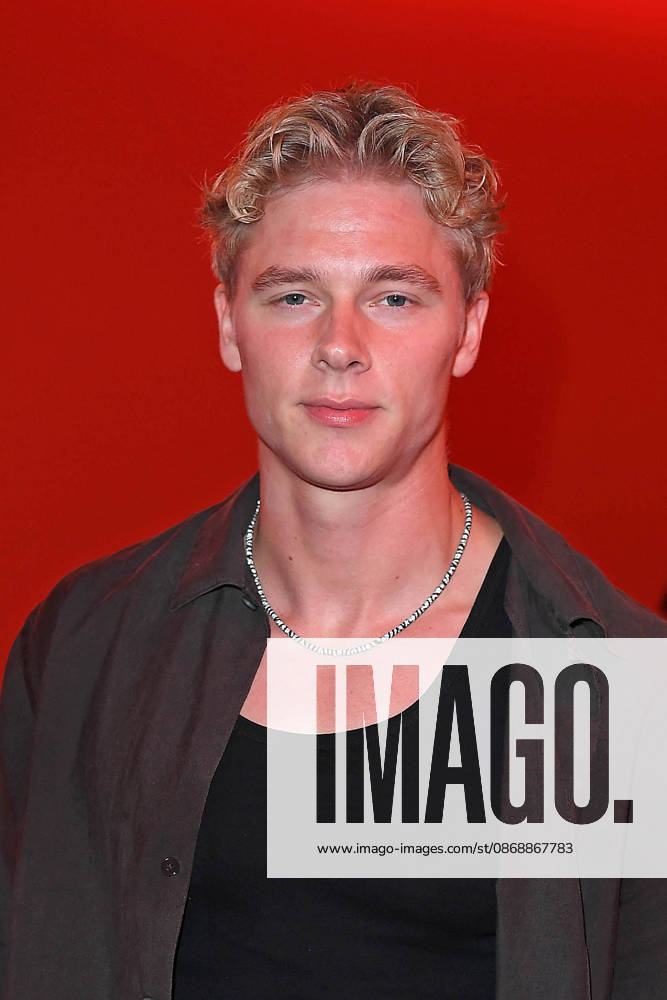 Yanneck Wiese bei der ABOUT YOU OPERA FASHION SHOW im Admiralspalast in Berlin am 07.10.2026