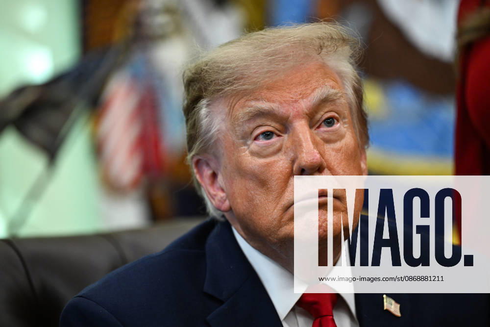 WASHINGTON, DC - OCT. 7: United States President Donald J Trump speaks during an announcement on Trump Accounts in the Oval Office of the White House in Washington, DC, USA, on Wednesday