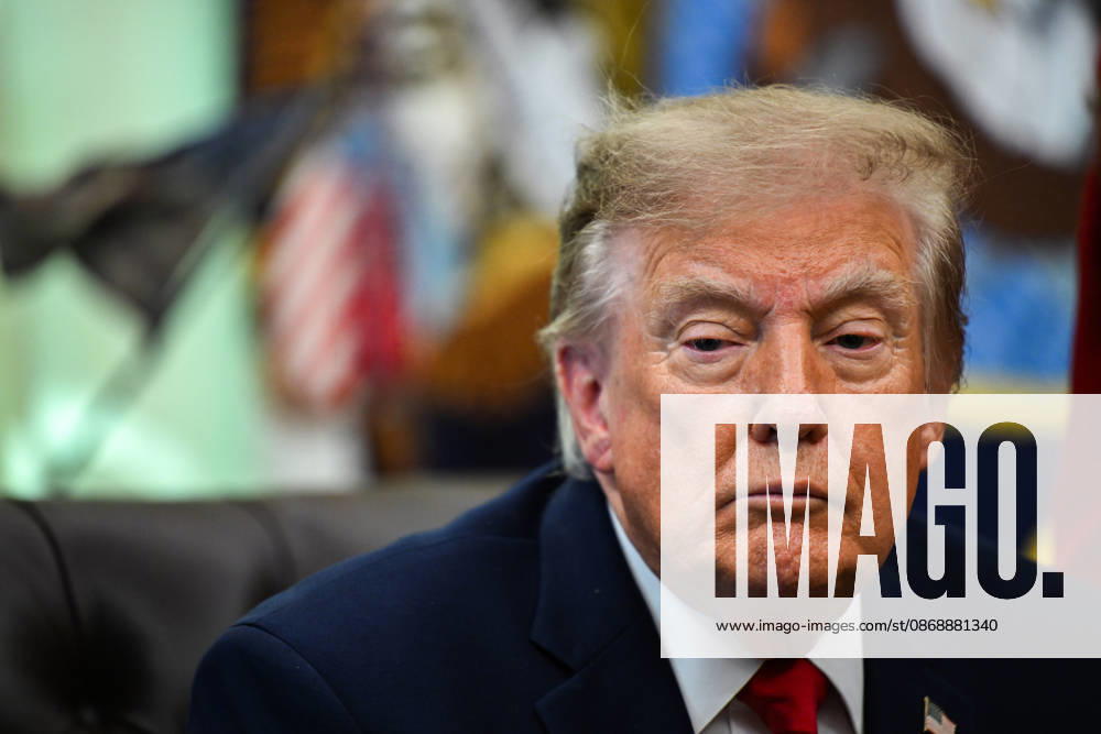 WASHINGTON, DC - OCT. 7: United States President Donald J Trump speaks during an announcement on Trump Accounts in the Oval Office of the White House in Washington, DC, USA, on Wednesday