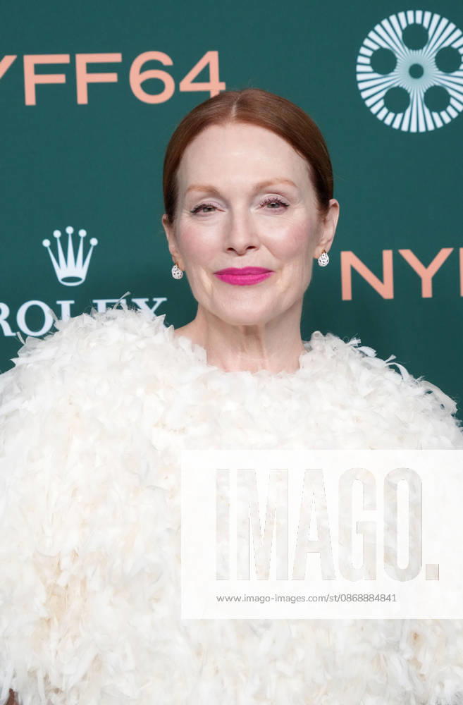 JULIANNE MOORE attends Ã¢â‚¬ËœThe DebutÃ¢â‚¬â ¢ Red Carpet Arrivals at the 64th New York Film Festival,.Alice Tully Hall, Lincoln Center, NYC.October 7, 2026 . The Debut Red Carpet Arrivals At The 64th New York Film Festival,.Alice Tully Hall, Lincoln Center, NYC.October 7, 2026 . New York USA - ZUMAms4_ 20261007_faf_ms4_001