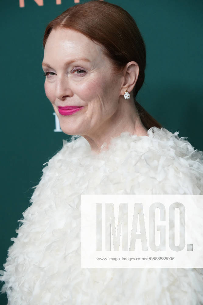 JULIANNE MOORE attends ‘The Debutâ€⠢ Red Carpet Arrivals at the 64th New York Film Festival,.Alice Tully Hall, Lincoln Center, NYC.October 7, 2026 . The Debut Red Carpet Arrivals At The 64th New York Film Festival,.Alice Tully Hall, Lincoln Center, NYC.October 7, 2026 . New York USA - ZUMAms4_ 20261007_faf_ms4_018