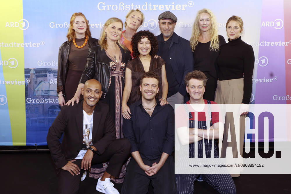 Sofie Junker, Patrick Abozen, Andrea Lüdke, Saskia Fischer, Maria Ketikidou, Enrique Fiß, Özgür Karadeniz, Sven Fricke, Dorothea Schenck und Dorothea Schenck beim Photocall zu 40 Jahre der ARD-Serie Großstadtrevier in der Astor Film Lounge. Hamburg, 07.10,.2026