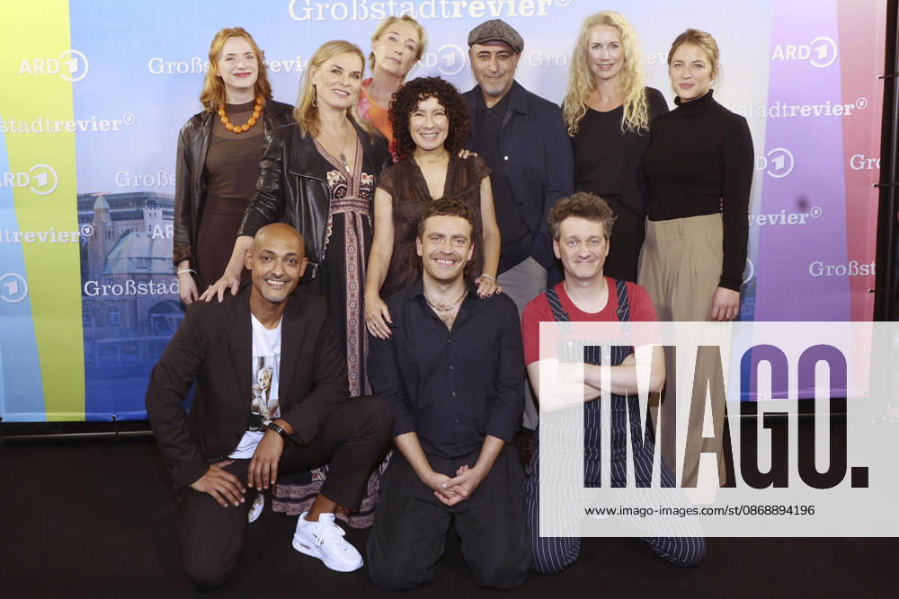 Sofie Junker, Patrick Abozen, Andrea Lüdke, Saskia Fischer, Maria Ketikidou, Enrique Fiß, Özgür Karadeniz, Sven Fricke, Dorothea Schenck und Dorothea Schenck beim Photocall zu 40 Jahre der ARD-Serie Großstadtrevier in der Astor Film Lounge. Hamburg, 07.10,.2026