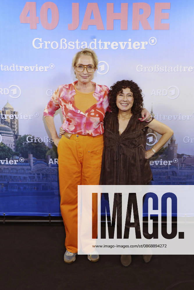 Saskia Fischer und Maria Ketikidou beim Photocall zu 40 Jahre der ARD-Serie Großstadtrevier in der Astor Film Lounge. Hamburg, 07.10,.2026
