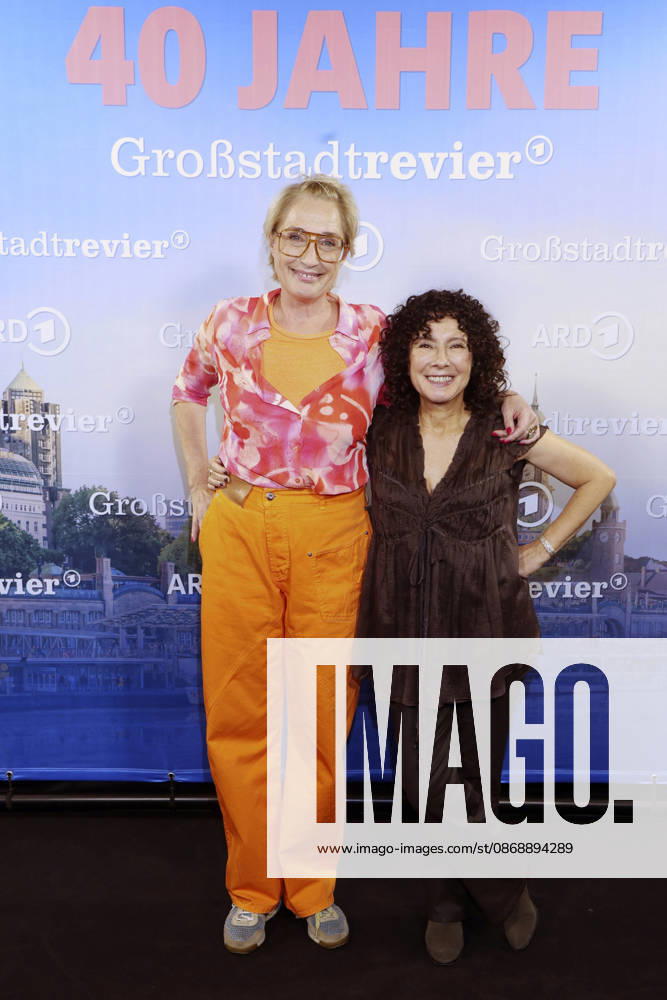 Saskia Fischer und Maria Ketikidou beim Photocall zu 40 Jahre der ARD-Serie Großstadtrevier in der Astor Film Lounge. Hamburg, 07.10,.2026