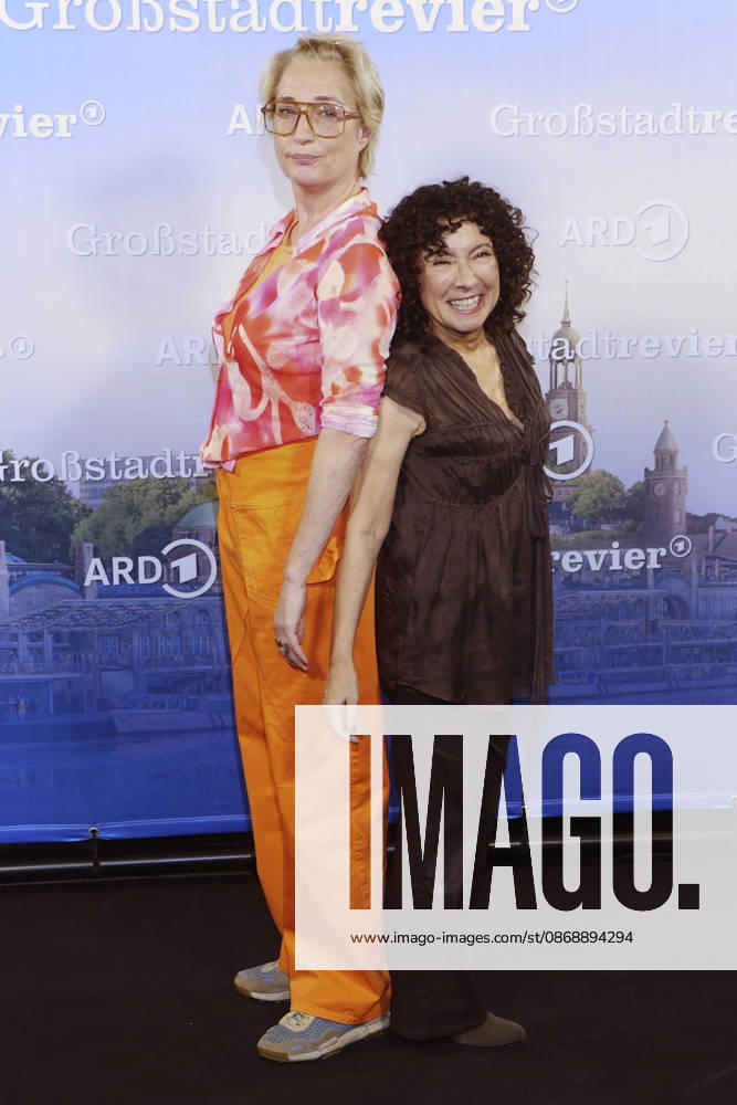 Saskia Fischer und Maria Ketikidou beim Photocall zu 40 Jahre der ARD-Serie Großstadtrevier in der Astor Film Lounge. Hamburg, 07.10,.2026