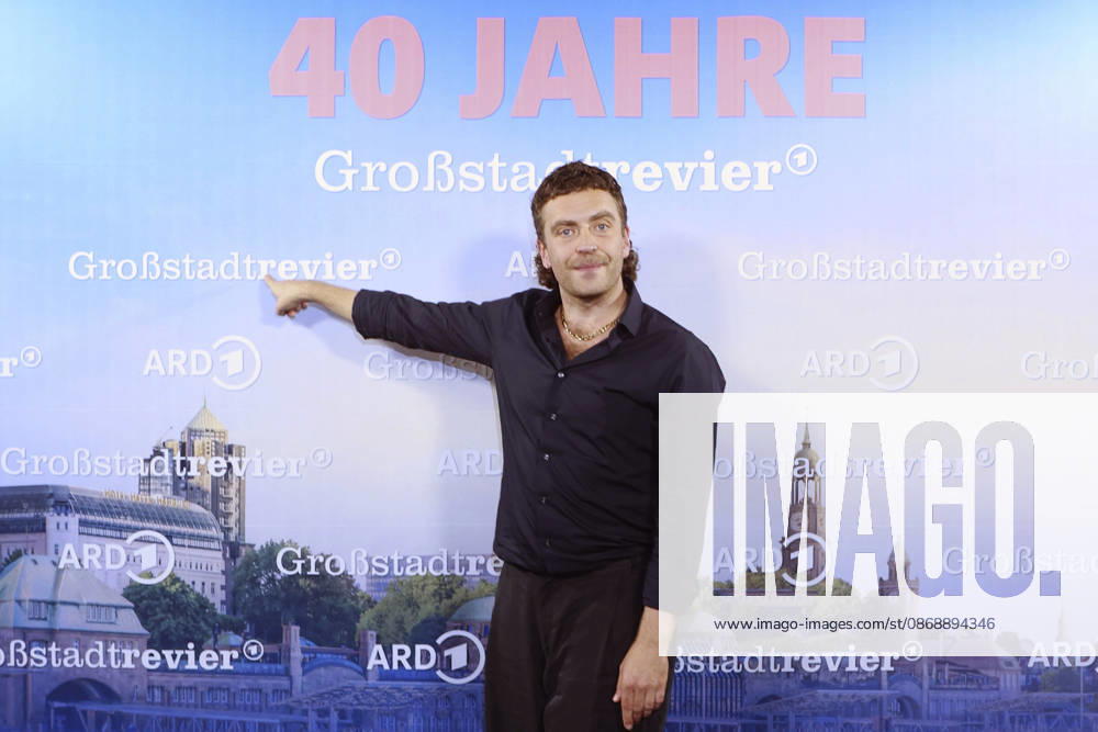 Enrique Fiß beim Photocall zu 40 Jahre der ARD-Serie Großstadtrevier in der Astor Film Lounge. Hamburg, 07.10,.2026