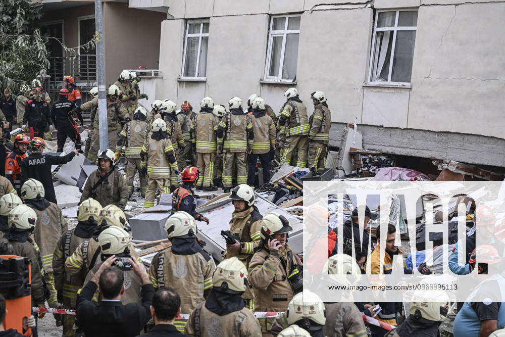 Partial collapse occurs in 7-story building in Istanbul s Maltepe district ISTANBUL, TURKIYE - OCTOBER 8: Search and rescue personnel, including firefighters, AFAD, UMKE, and police teams, operate at the site of a partial building collapse in the Cevizli neighborhood of Maltepe district, Istanbul, Turkiye on October 8, 2026. Trapped residents on the unaffected upper floors were evacuated while emergency teams initiated search and rescue efforts beneath the collapsed lower levels. Murat Sengul Anadolu Istanbul Turkey. Editorial use only. Please get in touch for any other usage.