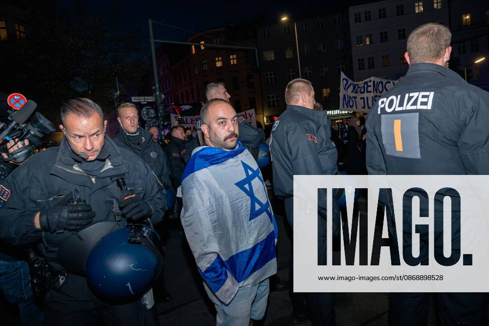 BERLIN, GERMANY, OCTOBER 7, 2026: Pro-Palestinian demonstrators march through Berlin s Kreuzberg district during a protest marking three years since the October 7 attacks and the start of the war in Gaza. The march encountered a small pro-Israel counter-demonstration along its route, with opposing groups exchanging chants. Berlin police later halted and dispersed the march before it reached its planned endpoint at Hermannplatz. Berlin Germany - ZUMAq101 20261007_zna_q101_428