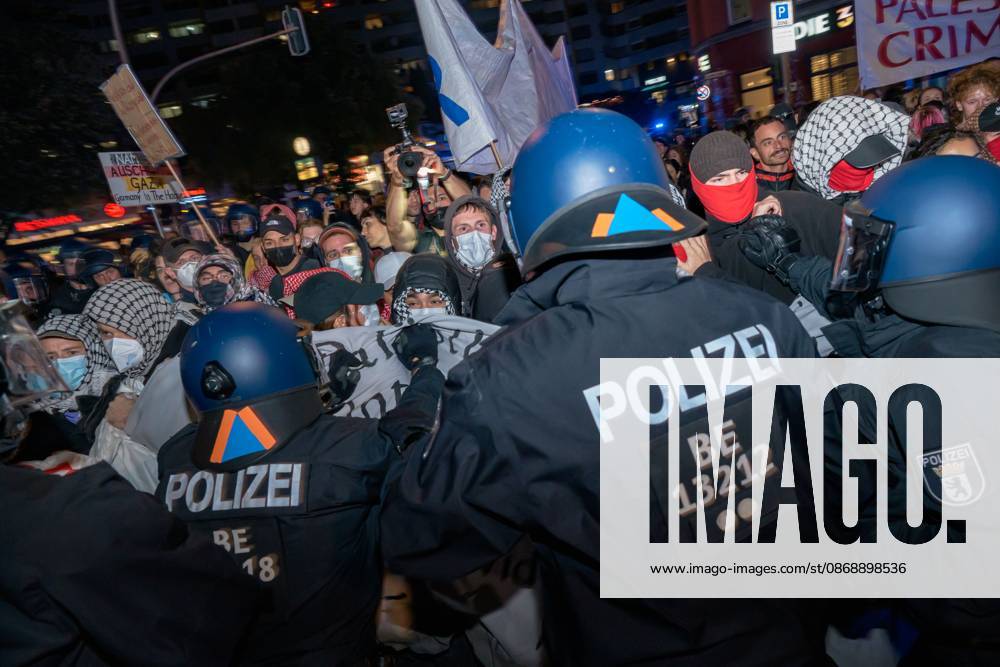 BERLIN, GERMANY, OCTOBER 7, 2026: Pro-Palestinian demonstrators march through Berlin s Kreuzberg district during a protest marking three years since the October 7 attacks and the start of the war in Gaza. The march encountered a small pro-Israel counter-demonstration along its route, with opposing groups exchanging chants. Berlin police later halted and dispersed the march before it reached its planned endpoint at Hermannplatz. Berlin Germany - ZUMAq101 20261007_zna_q101_431