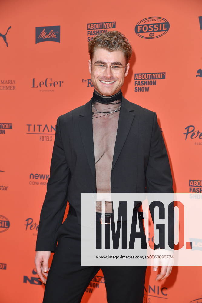 ABOUT YOU Opera Modenschau Linus Weber bei der ABOUT YOU Opera Modenschau in Berlin am 07.10.2026