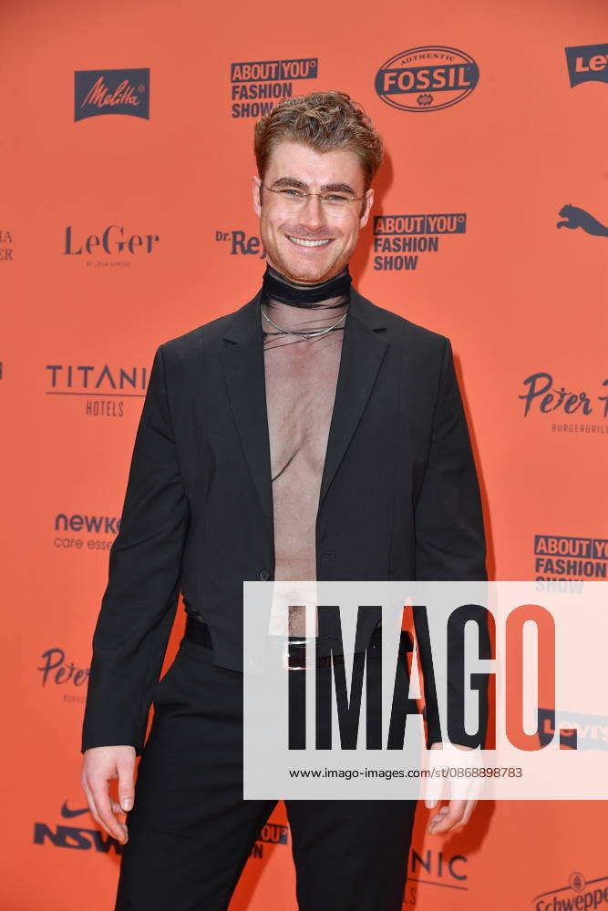 ABOUT YOU Opera Modenschau Linus Weber bei der ABOUT YOU Opera Modenschau in Berlin am 07.10.2026