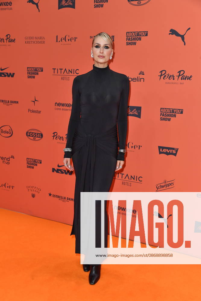 ABOUT YOU Opera Modenschau Lena Gercke bei der ABOUT YOU Opera Modenschau in Berlin am 07.10.2026