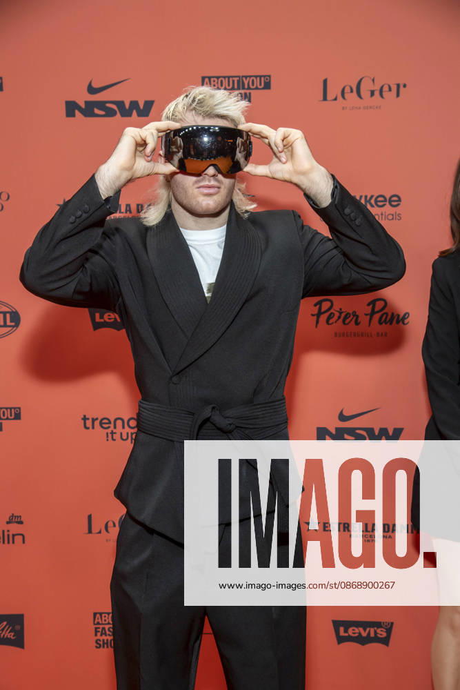 ABB ABOUTYOU- Ski Aggu zu Gast auf dem Orangenen Teppich bei der ABOUT YOU Opera Fashion Show im Admiralspalast am 07.10.2026 Berlin Deutschland