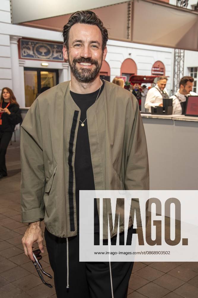 ABB ABOUTYOU- Moderator Jan Koeppen zu Gast bei der ABOUT YOU Opera Fashion Show im Admiralspalast am 07.10.2026 in Berlin Berlin Deutschland