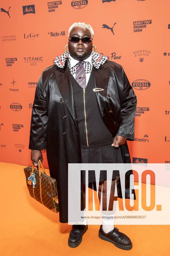 ABB ABOUTYOU- Richmond Rockson zu Gast auf dem Orangenen Teppich bei der ABOUT YOU Opera Fashion Show im Admiralspalast am 07.10.2026 in Berlin Berlin Deutschland