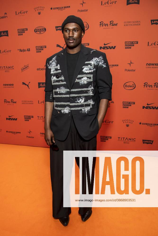 ABB ABOUTYOU- Marvin De Graft zu Gast auf dem Orangenen Teppich bei der ABOUT YOU Opera Fashion Show im Admiralspalast am 07.10.2026 in Berlin Berlin Deutschland