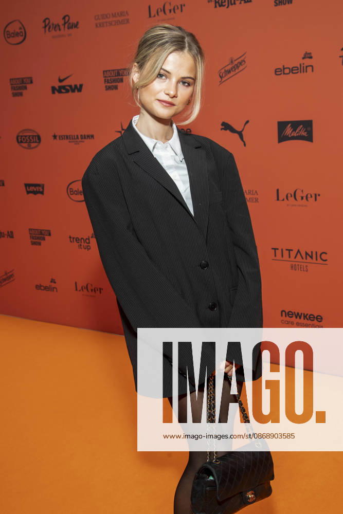 ABB ABOUTYOU- Lotta Stichler zu Gast auf dem Orangenen Teppich bei der ABOUT YOU Opera Fashion Show im Admiralspalast am 07.10.2026 in Berlin Berlin Deutschland