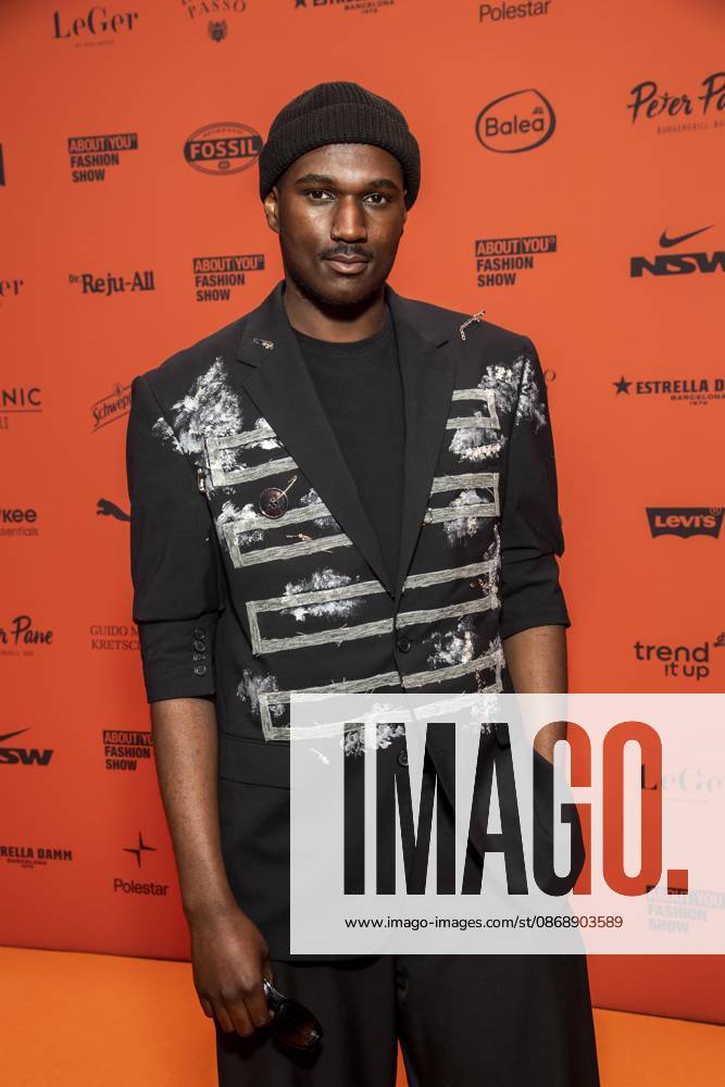 ABB ABOUTYOU- Marvin De Graft zu Gast auf dem Orangenen Teppich bei der ABOUT YOU Opera Fashion Show im Admiralspalast am 07.10.2026 in Berlin Berlin Deutschland