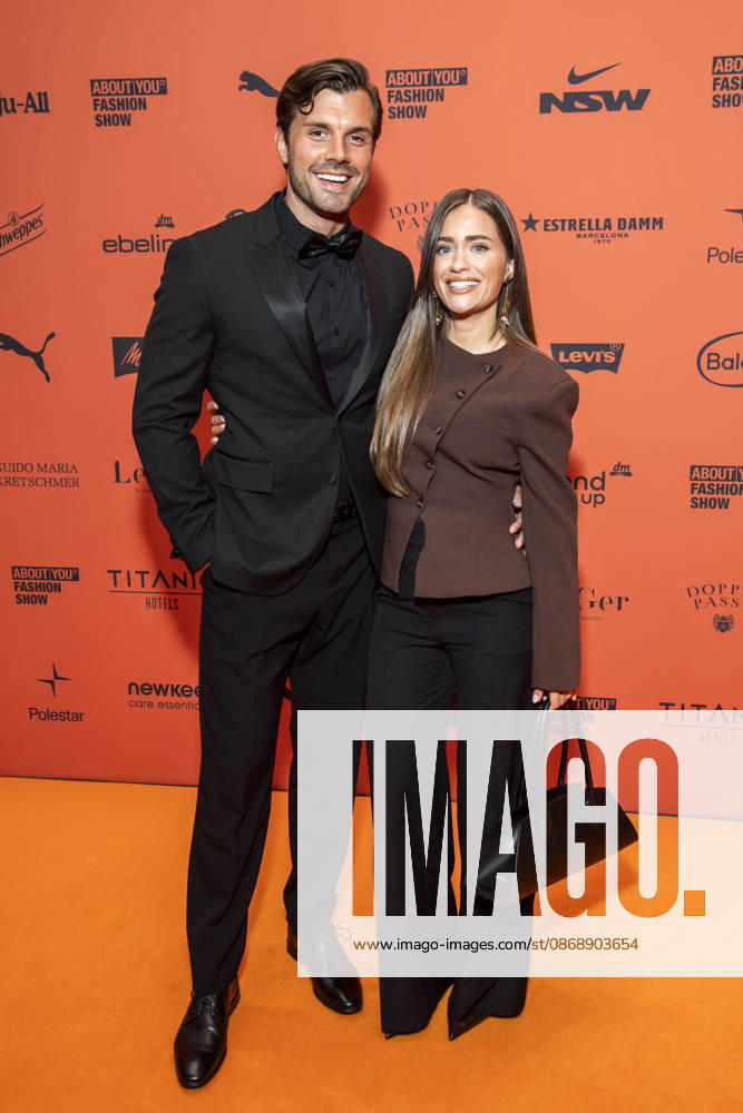 ABB ABOUTYOU- Tim Reitz und Vivien Grabatis zu Gast auf dem Orangenen Teppich bei der ABOUT YOU Opera Fashion Show im Admiralspalast am 07.10.2026 in Berlin Berlin Deutschland