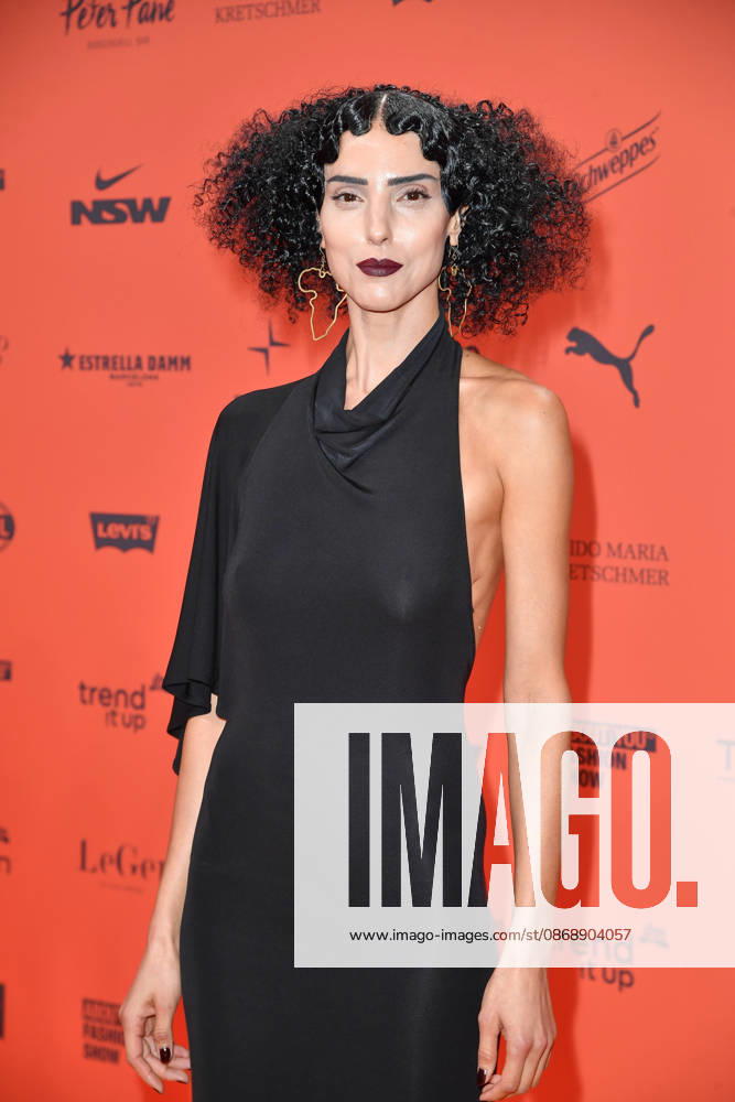 Zoe Helali bei der ABOUT YOU Opera Modenschau in Berlin am 07.10.2026