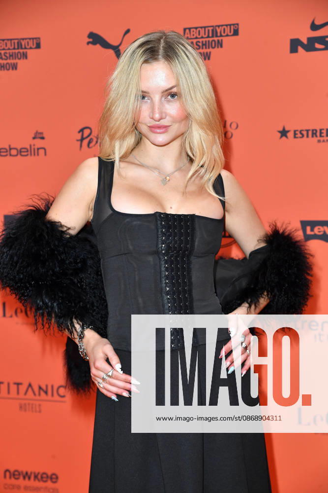 Julia Wulf bei der ABOUT YOU Opera Modenschau in Berlin am 07.10.2026