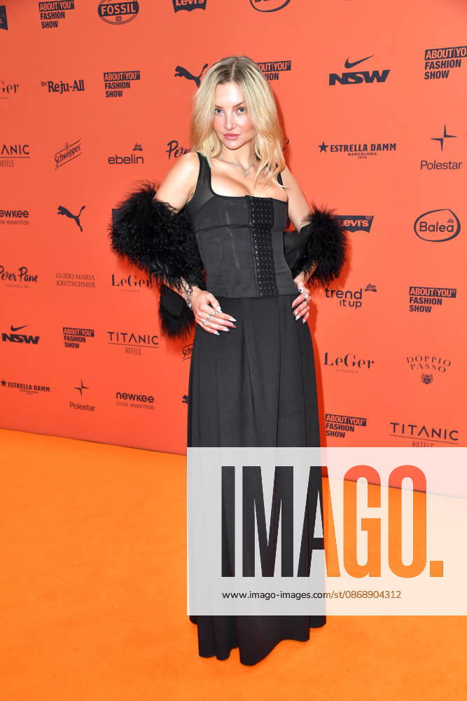 Julia Wulf bei der ABOUT YOU Opera Modenschau in Berlin am 07.10.2026