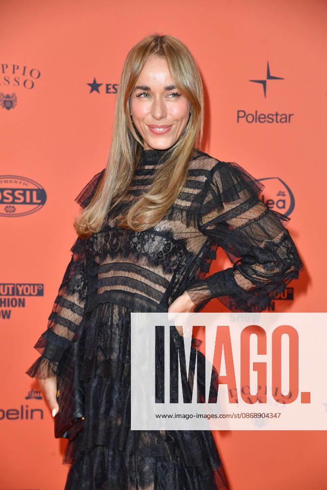Annemarie Carpendale bei der ABOUT YOU Opera Modenschau in Berlin am 07.10.2026