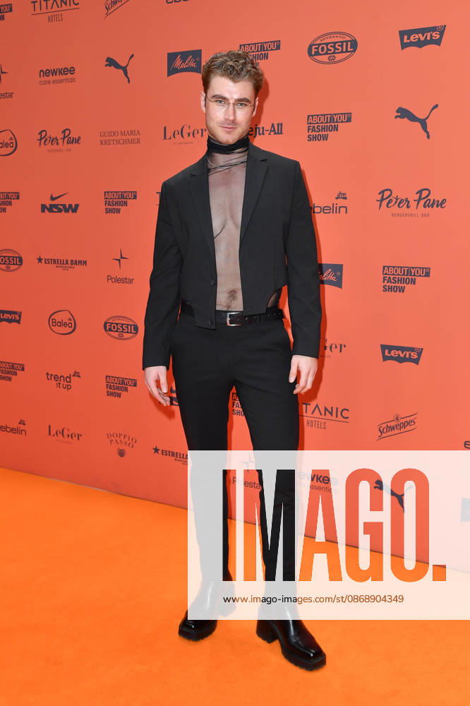 Linus Weber bei der ABOUT YOU Opera Modenschau in Berlin am 07.10.2026
