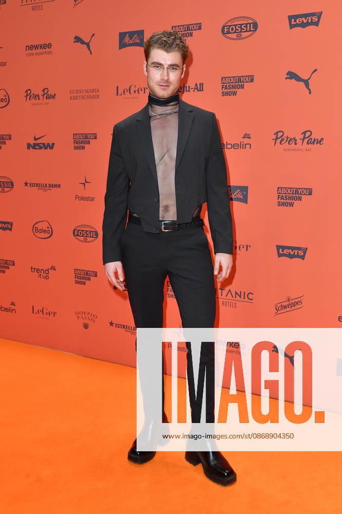Linus Weber bei der ABOUT YOU Opera Modenschau in Berlin am 07.10.2026