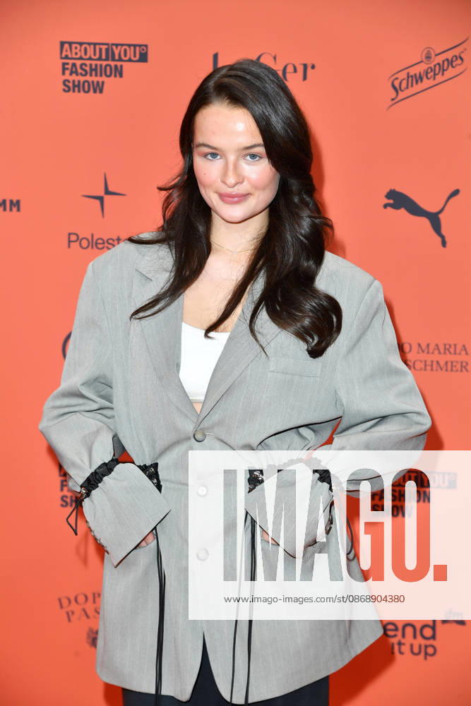 Nele Ludowig bei der ABOUT YOU Opera Modenschau in Berlin am 07.10.2026