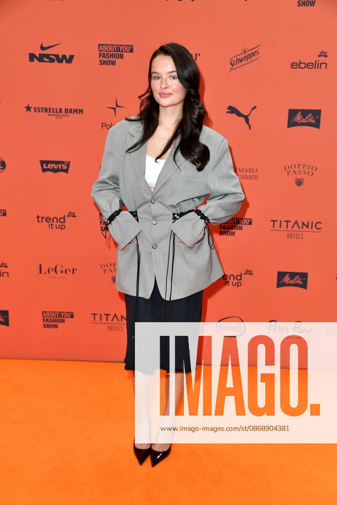 Nele Ludowig bei der ABOUT YOU Opera Modenschau in Berlin am 07.10.2026