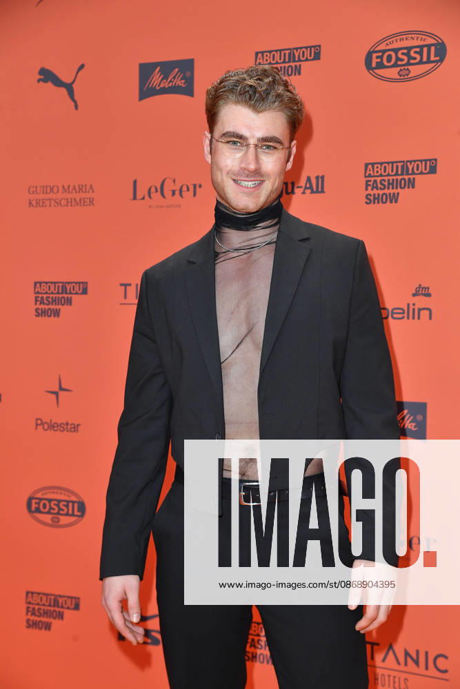 Linus Weber bei der ABOUT YOU Opera Modenschau in Berlin am 07.10.2026