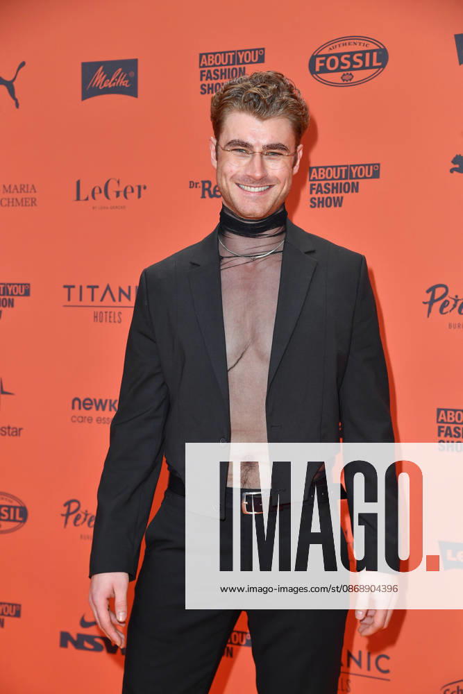 Linus Weber bei der ABOUT YOU Opera Modenschau in Berlin am 07.10.2026