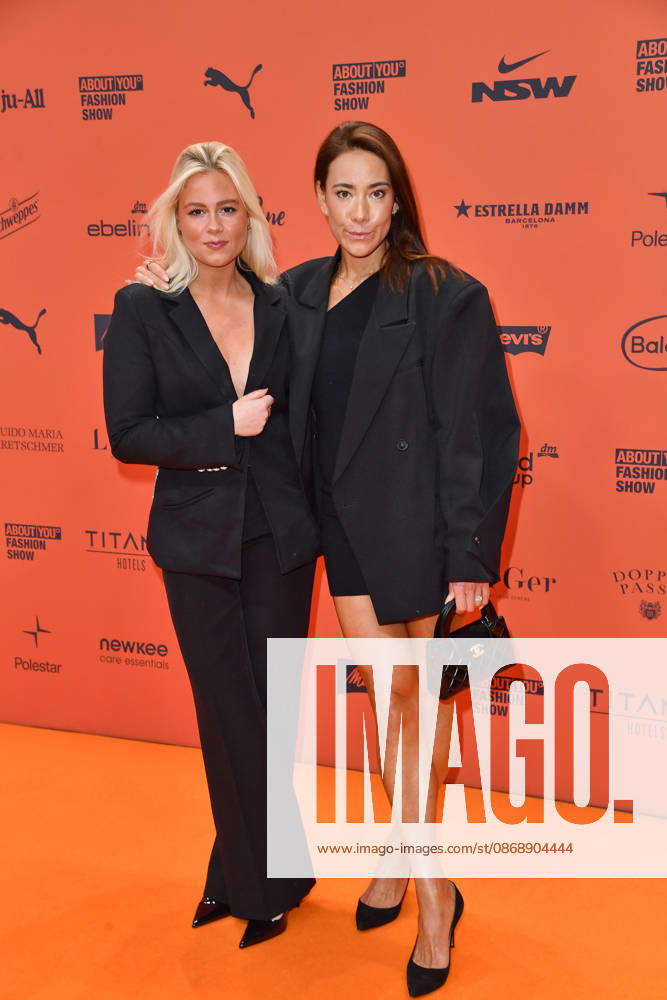 Jo Wünsche und Angela Lanz bei der ABOUT YOU Opera Modenschau in Berlin am 07.10.2026