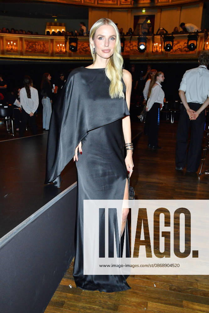 Leonie Hanne bei der ABOUT YOU Opera Modenschau in Berlin am 07.10.2026