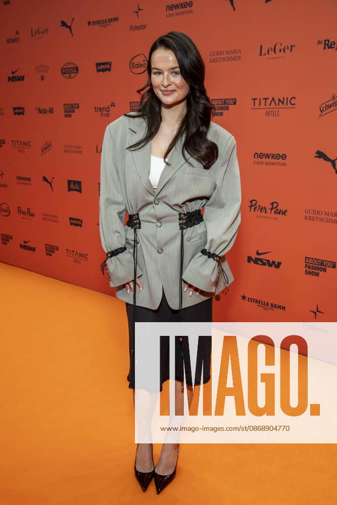 ABB ABOUTYOU- Nele Ludowig Roeffen zu Gast auf dem Orangenen Teppich bei der ABOUT YOU Opera Fashion Show im Admiralspalast am 07.10.2026 in Berlin Berlin Deutschland