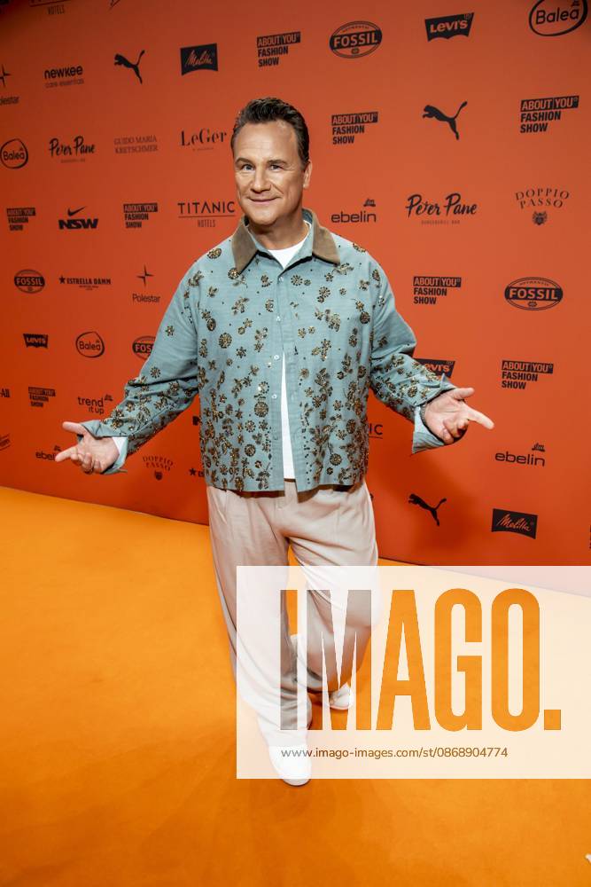 ABB ABOUTYOU- Guido Maria Kretschmer zu Gast auf dem Orangenen Teppich bei der ABOUT YOU Opera Fashion Show im Admiralspalast am 07.10.2026 in Berlin Berlin Deutschland