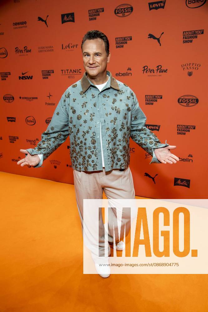 ABB ABOUTYOU- Guido Maria Kretschmer zu Gast auf dem Orangenen Teppich bei der ABOUT YOU Opera Fashion Show im Admiralspalast am 07.10.2026 in Berlin Berlin Deutschland