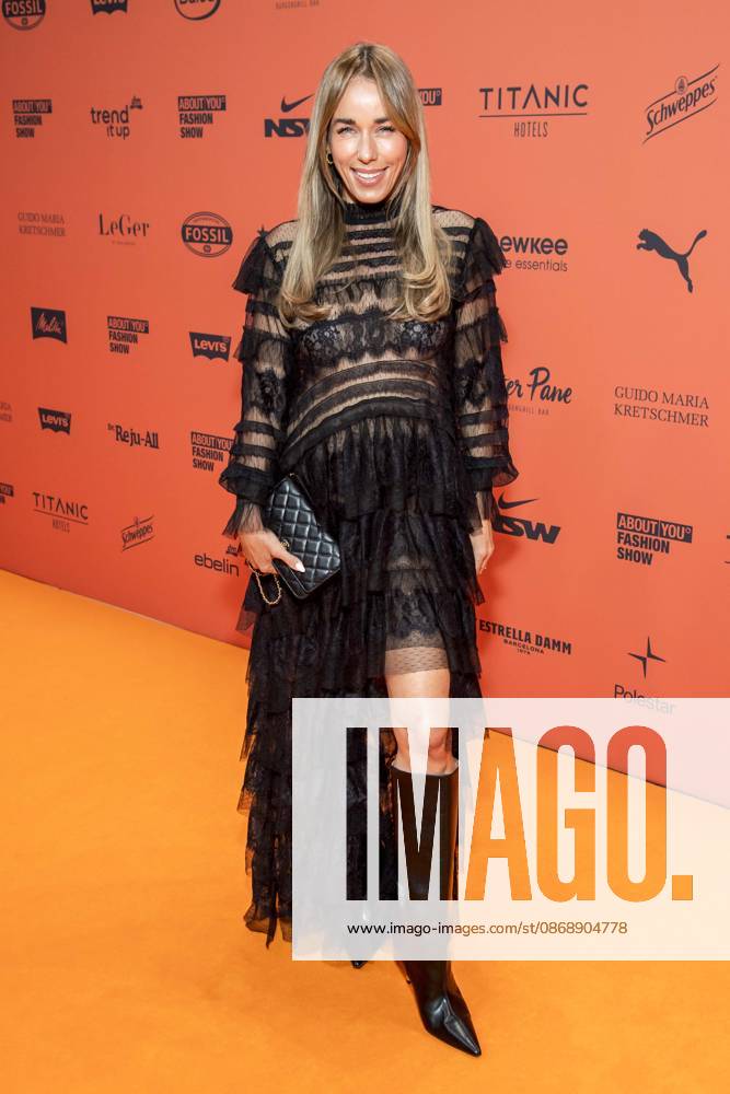 ABB ABOUTYOU- Annemarie Carpendale solo zu Gast auf dem Orangenen Teppich bei der ABOUT YOU Opera Fashion Show im Admiralspalast am 07.10.2026 in Berlin Berlin Deutschland
